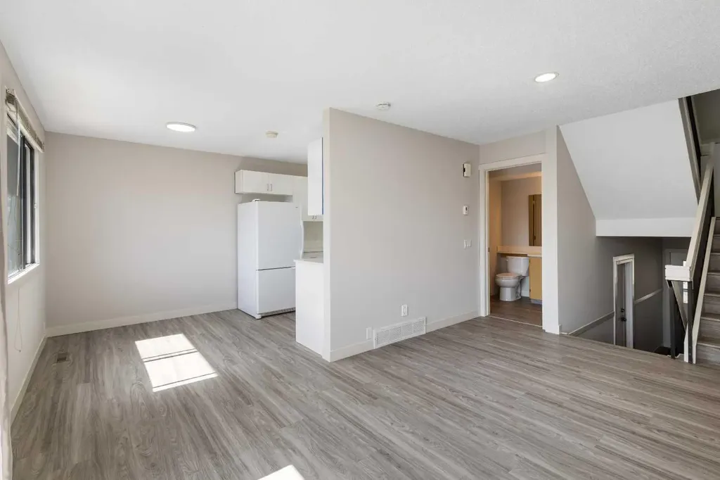 5019 46 Avenue SW Calgary AB T3E 6R1