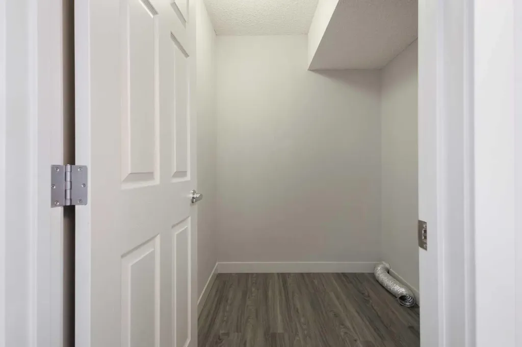 5019 46 Avenue SW Calgary AB T3E 6R1