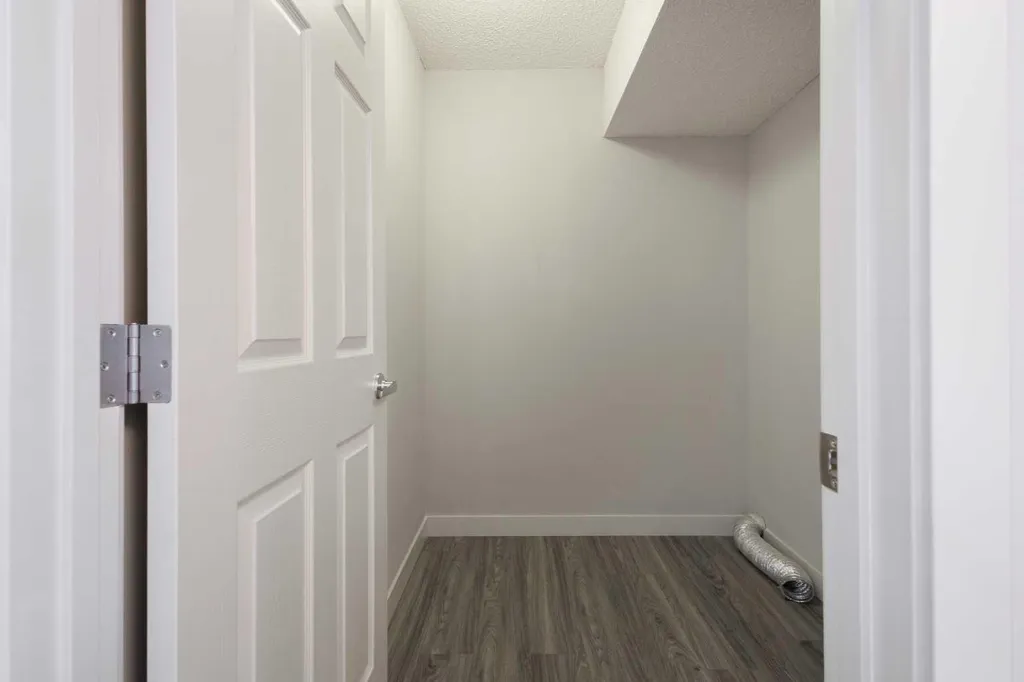 5019 46 Avenue SW Calgary AB T3E 6R1