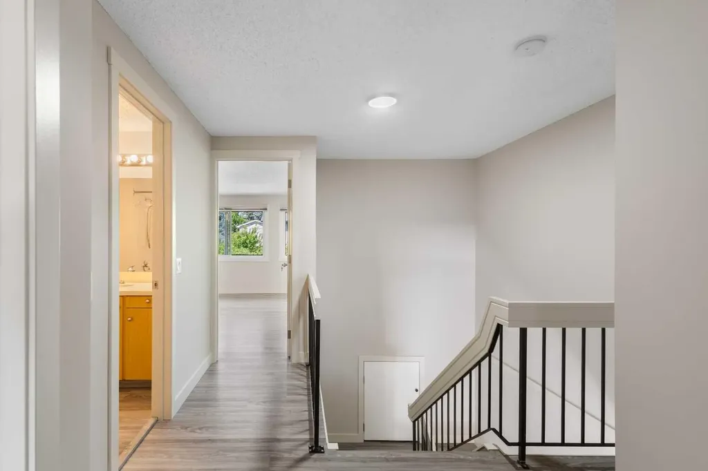 5019 46 Avenue SW Calgary AB T3E 6R1