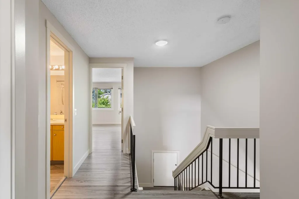 5019 46 Avenue SW Calgary AB T3E 6R1