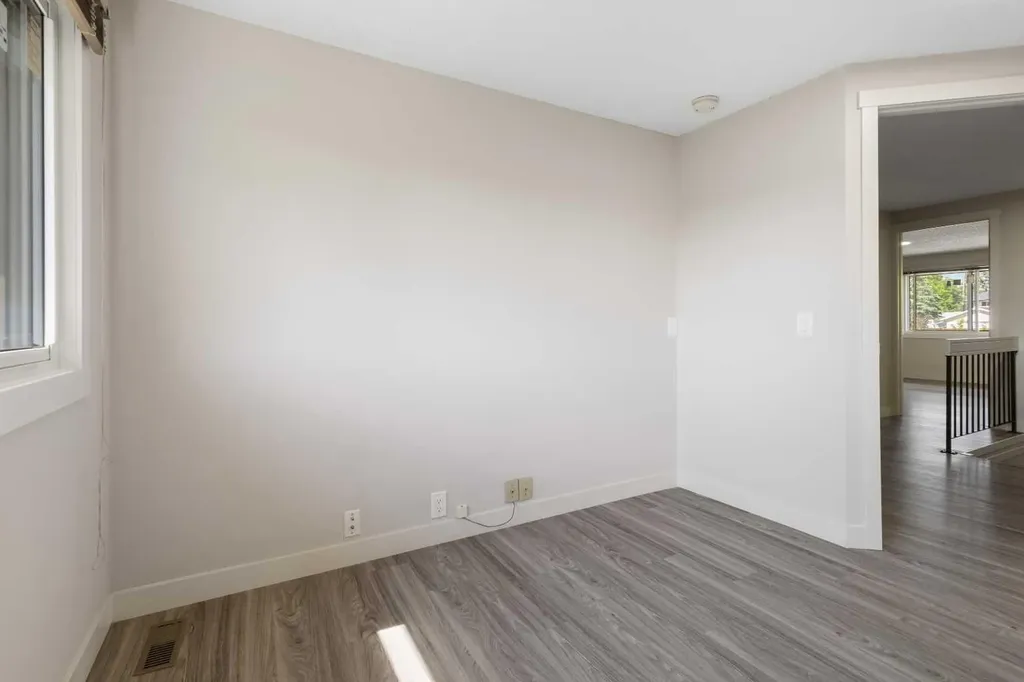 5019 46 Avenue SW Calgary AB T3E 6R1