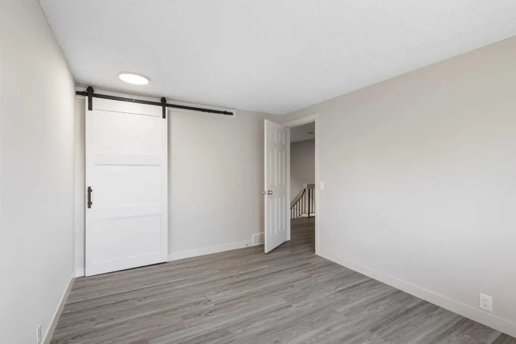 5019 46 Avenue SW Calgary AB T3E 6R1