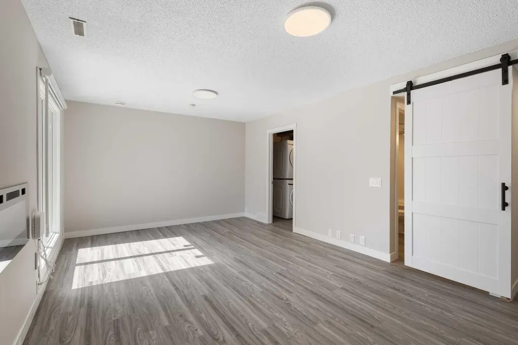 5019 46 Avenue SW Calgary AB T3E 6R1