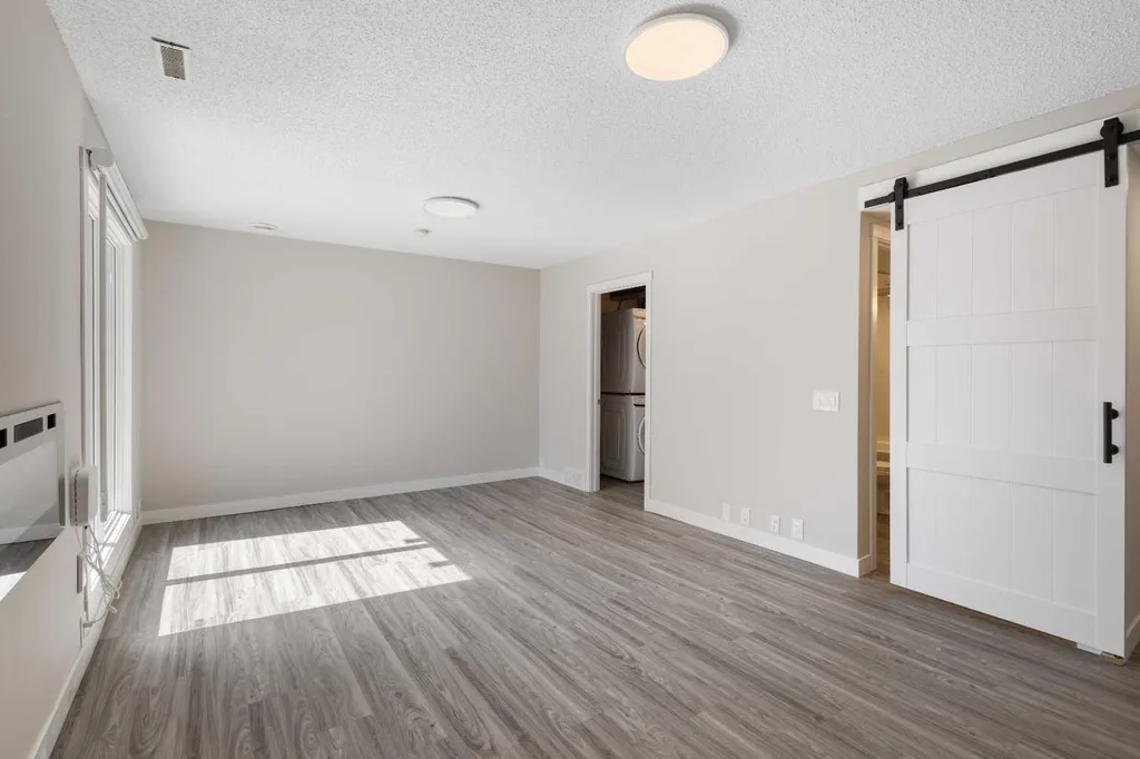 5019 46 Avenue SW Calgary AB T3E 6R1