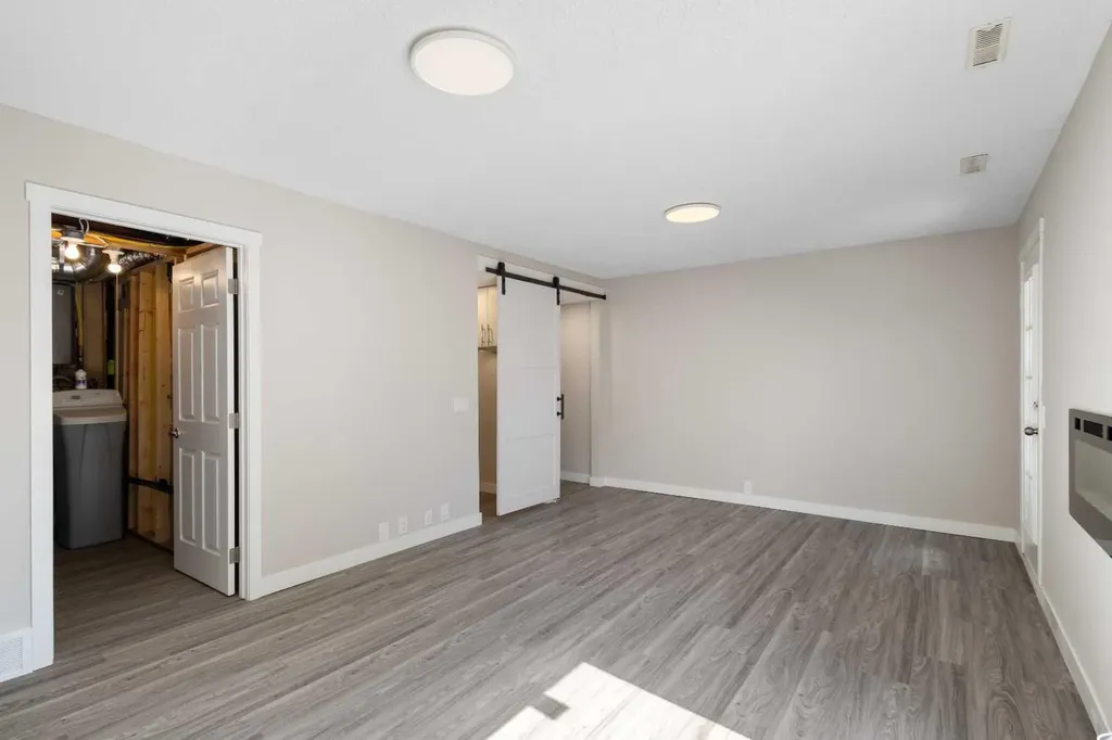 5019 46 Avenue SW Calgary AB T3E 6R1