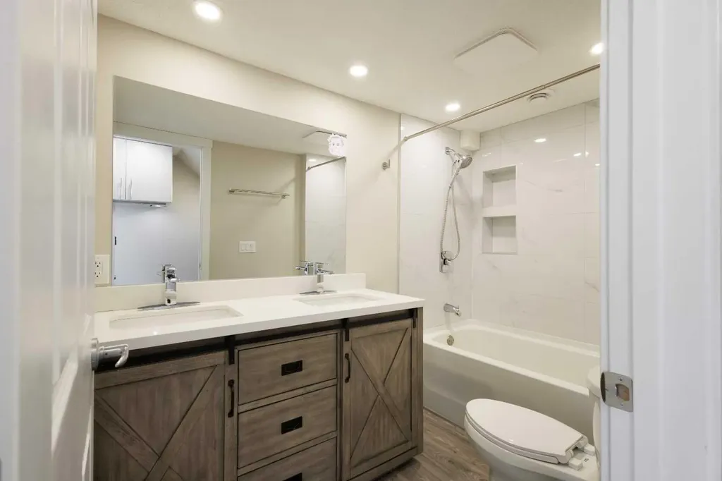 5019 46 Avenue SW Calgary AB T3E 6R1