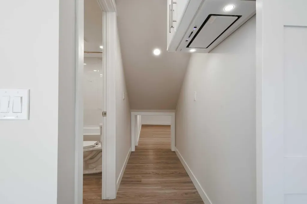 5019 46 Avenue SW Calgary AB T3E 6R1