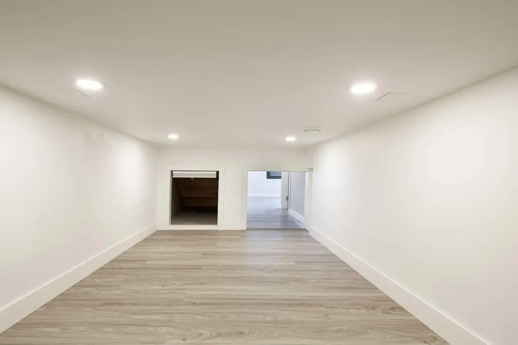 5019 46 Avenue SW Calgary AB T3E 6R1