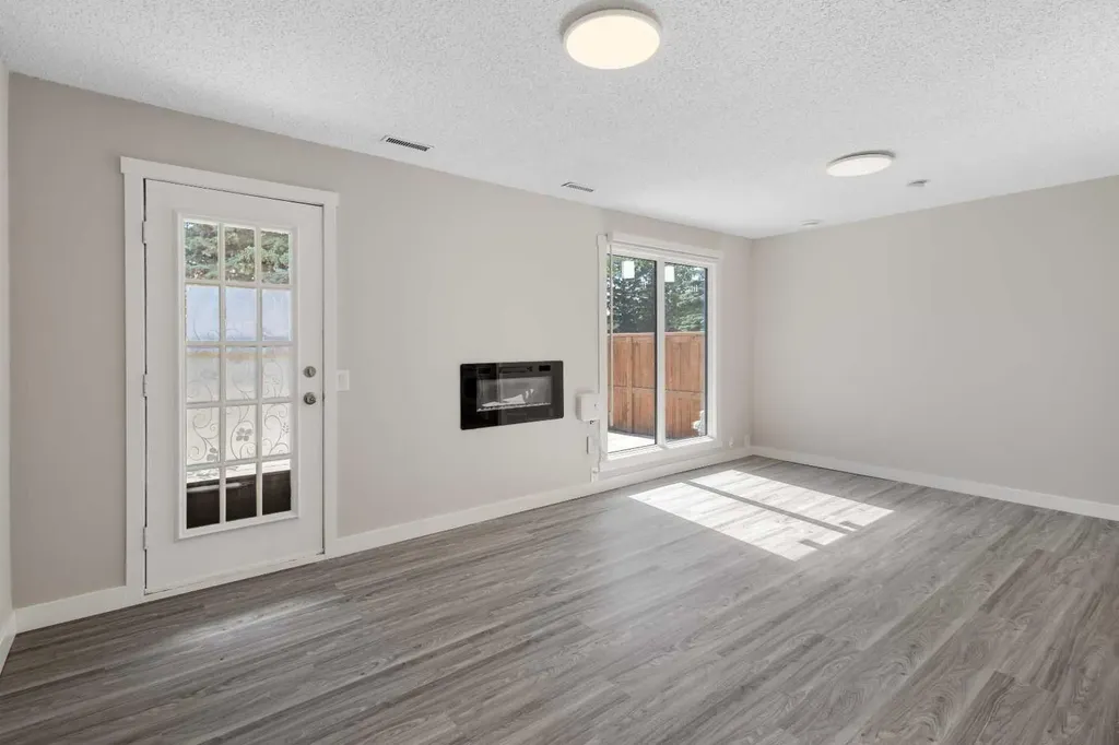 5019 46 Avenue SW Calgary AB T3E 6R1