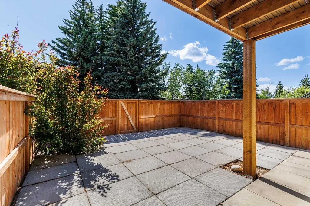 5019 46 Avenue SW Calgary AB T3E 6R1