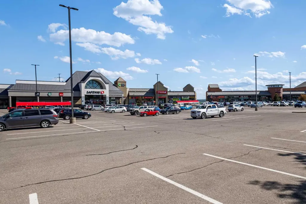 5019 46 Avenue SW Calgary AB T3E 6R1