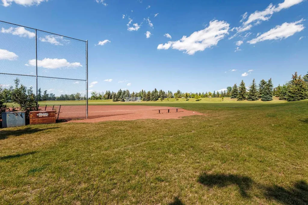 5019 46 Avenue SW Calgary AB T3E 6R1