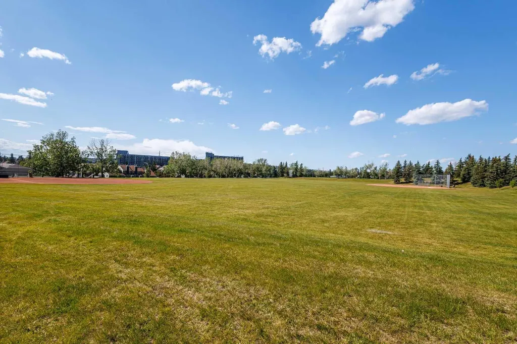 5019 46 Avenue SW Calgary AB T3E 6R1