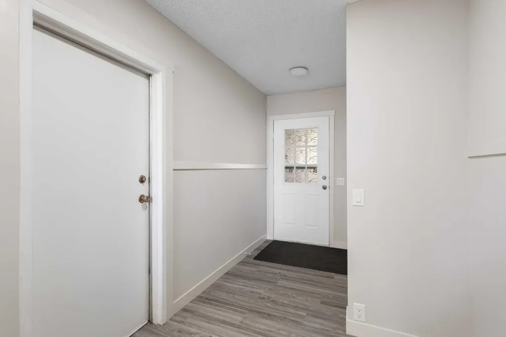 5019 46 Avenue SW Calgary AB T3E 6R1