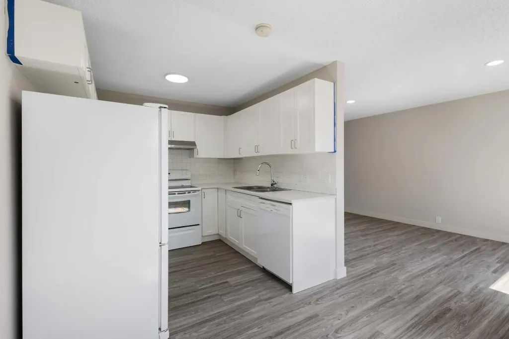 5019 46 Avenue SW Calgary AB T3E 6R1
