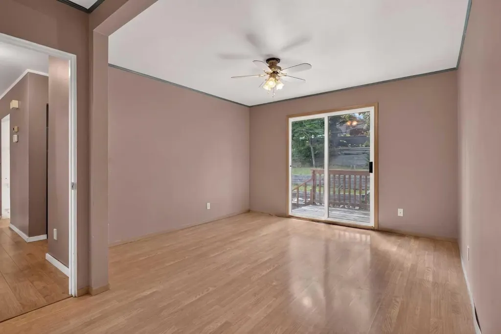 36 Hazelwood Crescent SW Calgary AB T2V 3B9