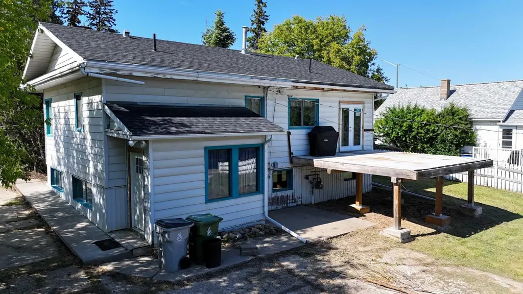 4711 5 Avenue Edson AB T7E 1C6