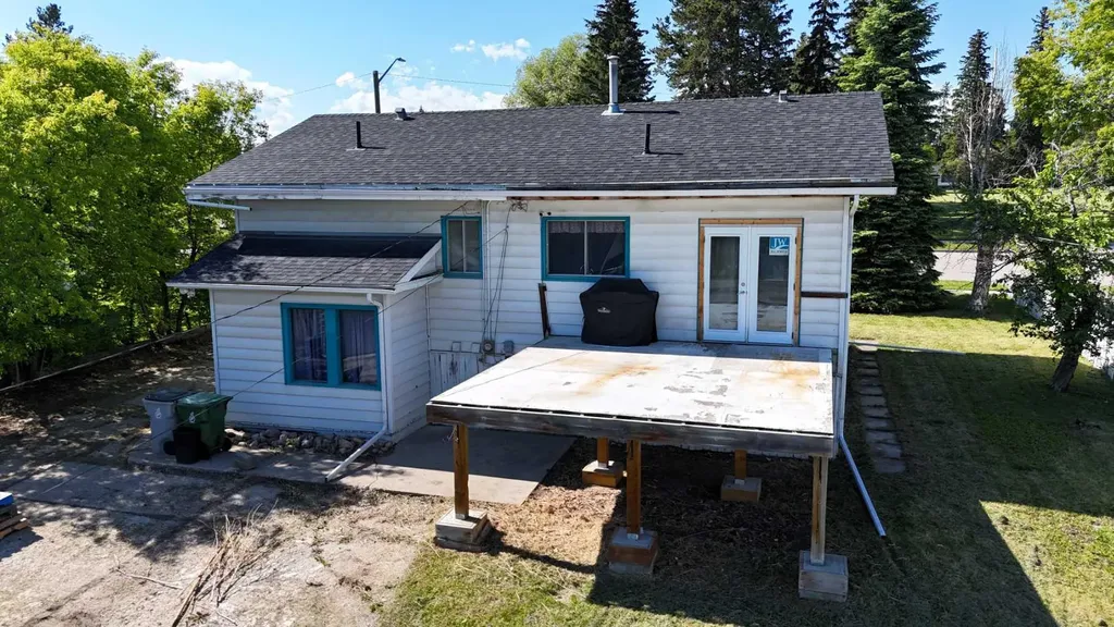 4711 5 Avenue Edson AB T7E 1C6