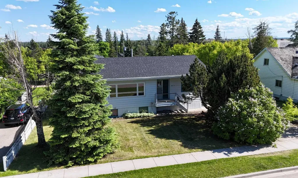 4711 5 Avenue Edson AB T7E 1C6
