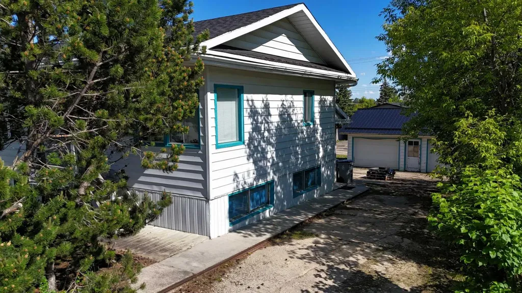 4711 5 Avenue Edson AB T7E 1C6