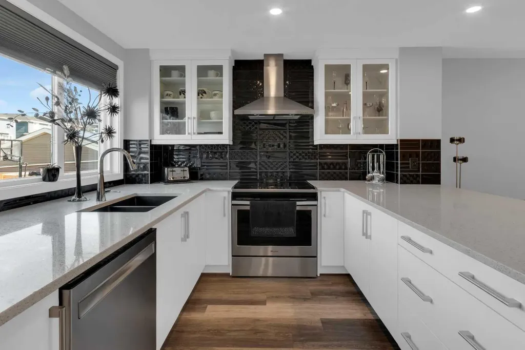 317 Sundown Road S Cochrane AB T4C2T2