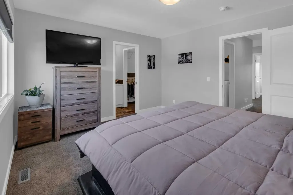 317 Sundown Road S Cochrane AB T4C2T2