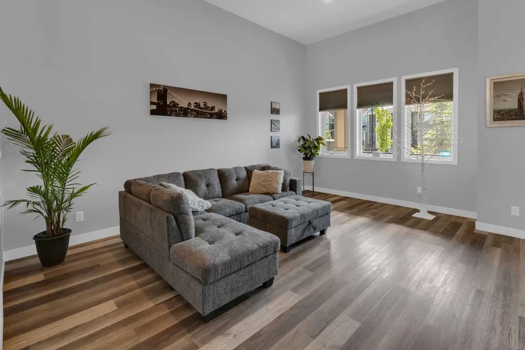 317 Sundown Road S Cochrane AB T4C2T2