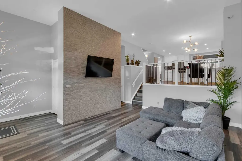 317 Sundown Road S Cochrane AB T4C2T2