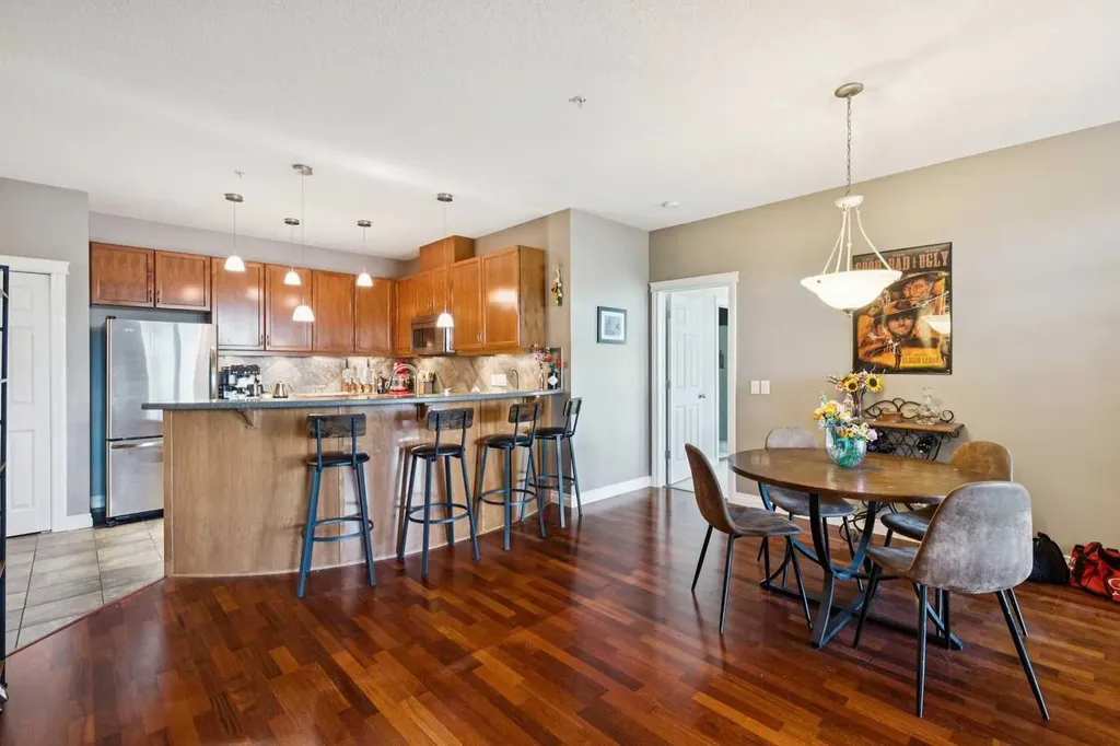 10 Hemlock Crescent SW Calgary AB T3C 2Z1