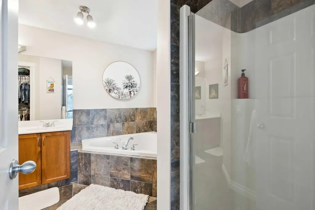 10 Hemlock Crescent SW Calgary AB T3C 2Z1