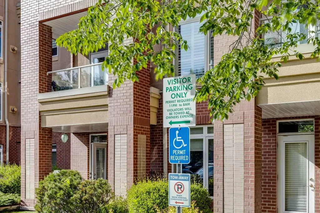 10 Hemlock Crescent SW Calgary AB T3C 2Z1