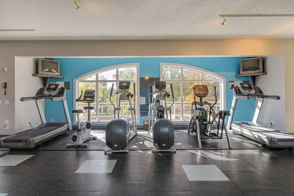 10 Hemlock Crescent SW Calgary AB T3C 2Z1