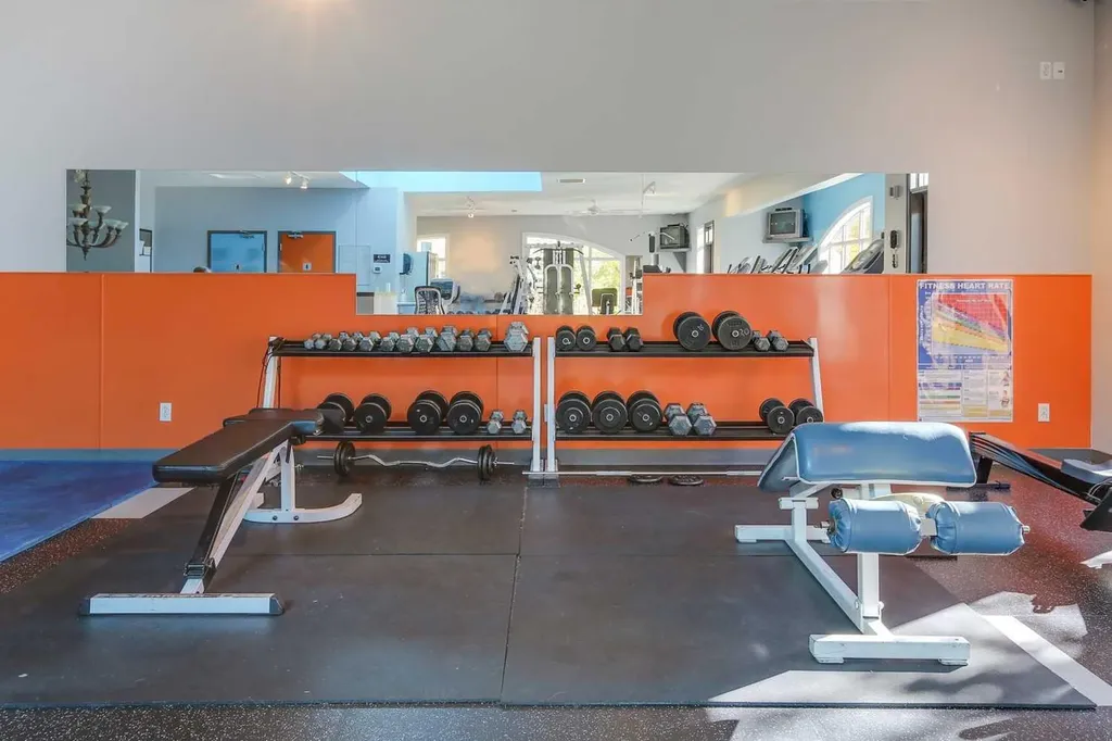 10 Hemlock Crescent SW Calgary AB T3C 2Z1