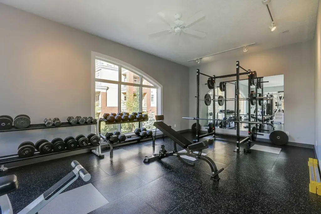 10 Hemlock Crescent SW Calgary AB T3C 2Z1