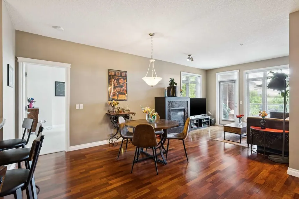 10 Hemlock Crescent SW Calgary AB T3C 2Z1