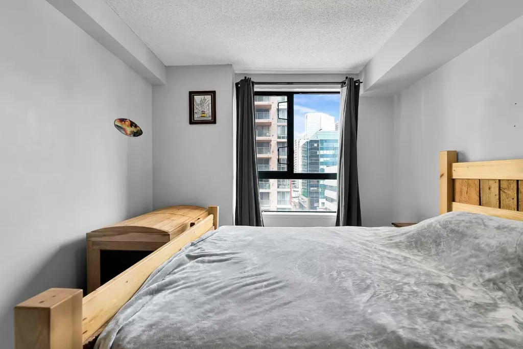 1111 6 Avenue SW Calgary AB T2P 5M5