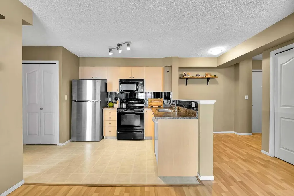 1111 6 Avenue SW Calgary AB T2P 5M5