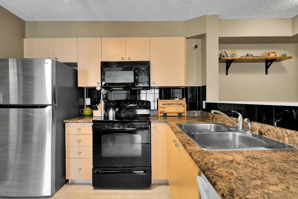 1111 6 Avenue SW Calgary AB T2P 5M5