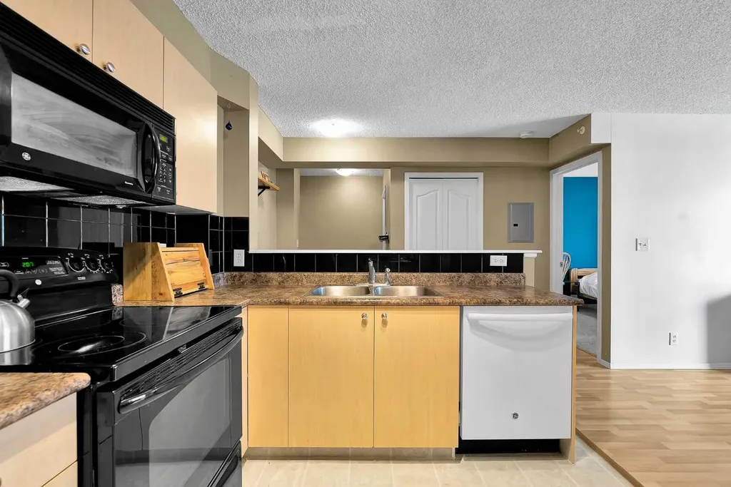 1111 6 Avenue SW Calgary AB T2P 5M5