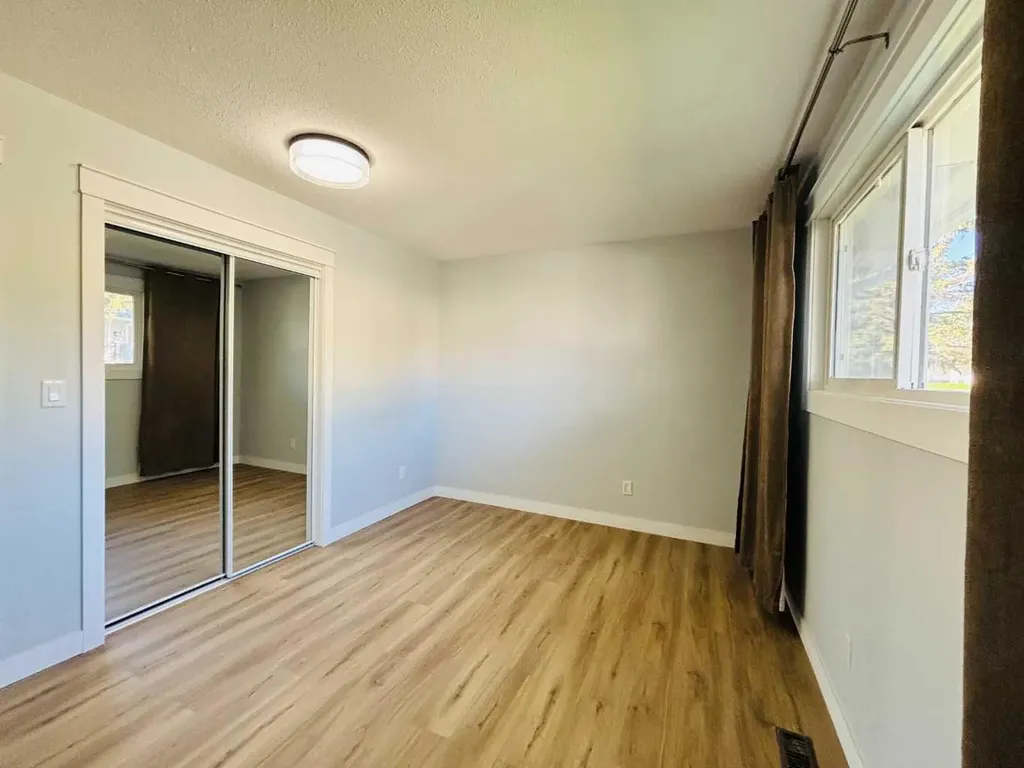 1672 Marlyn Way NE Calgary AB T2A 3K7