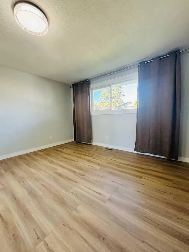 1672 Marlyn Way NE Calgary AB T2A 3K7
