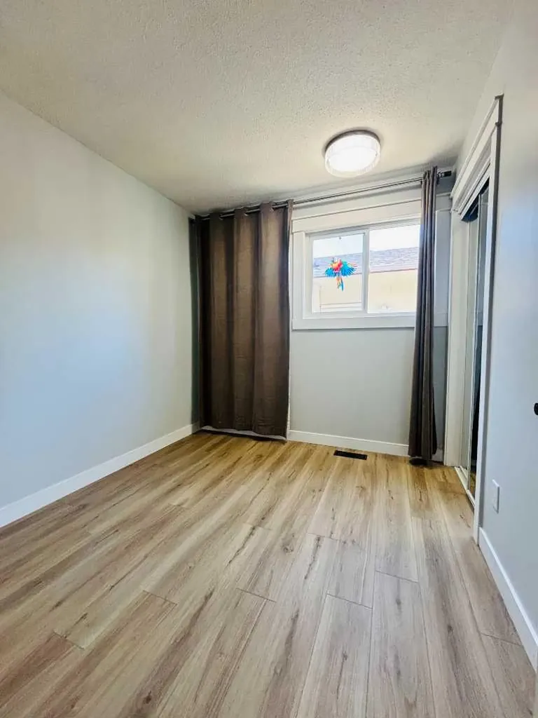 1672 Marlyn Way NE Calgary AB T2A 3K7