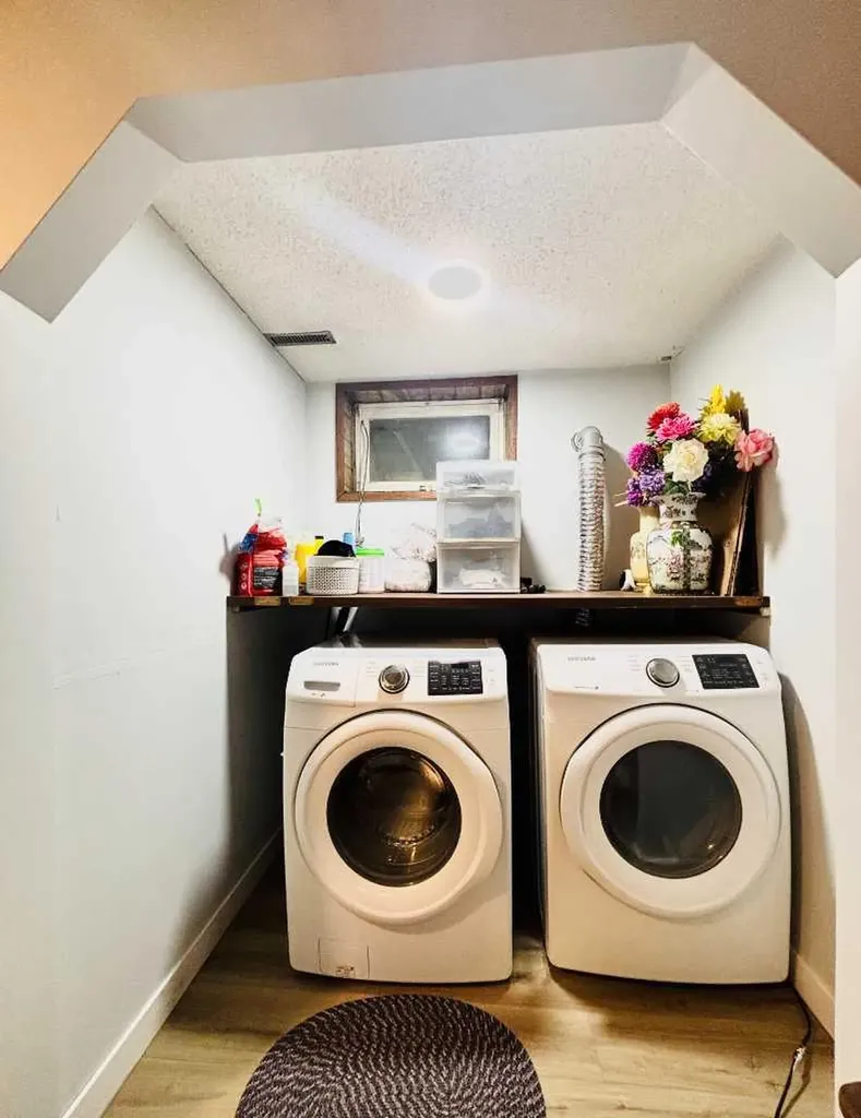 1672 Marlyn Way NE Calgary AB T2A 3K7