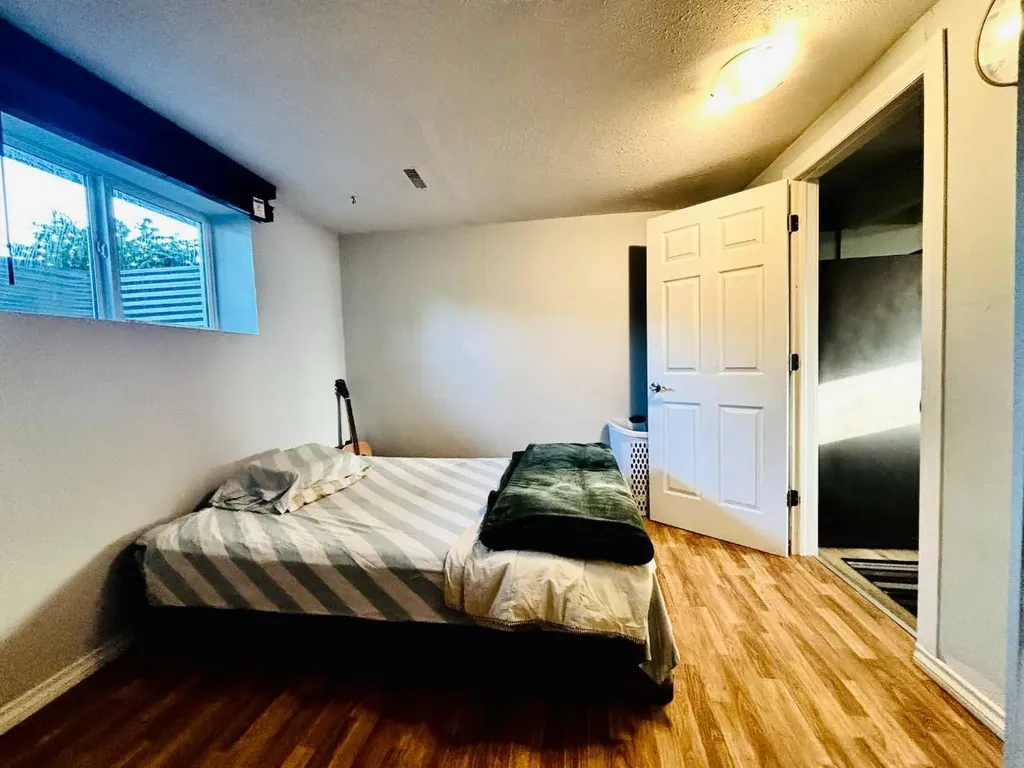 1672 Marlyn Way NE Calgary AB T2A 3K7