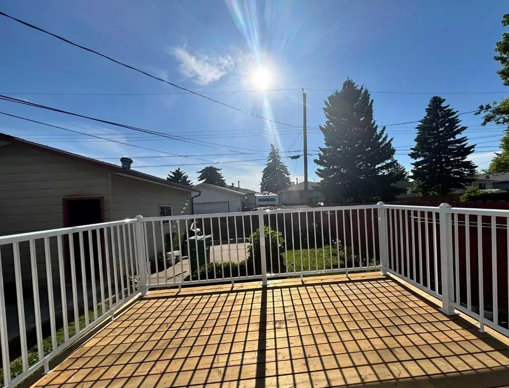 1672 Marlyn Way NE Calgary AB T2A 3K7
