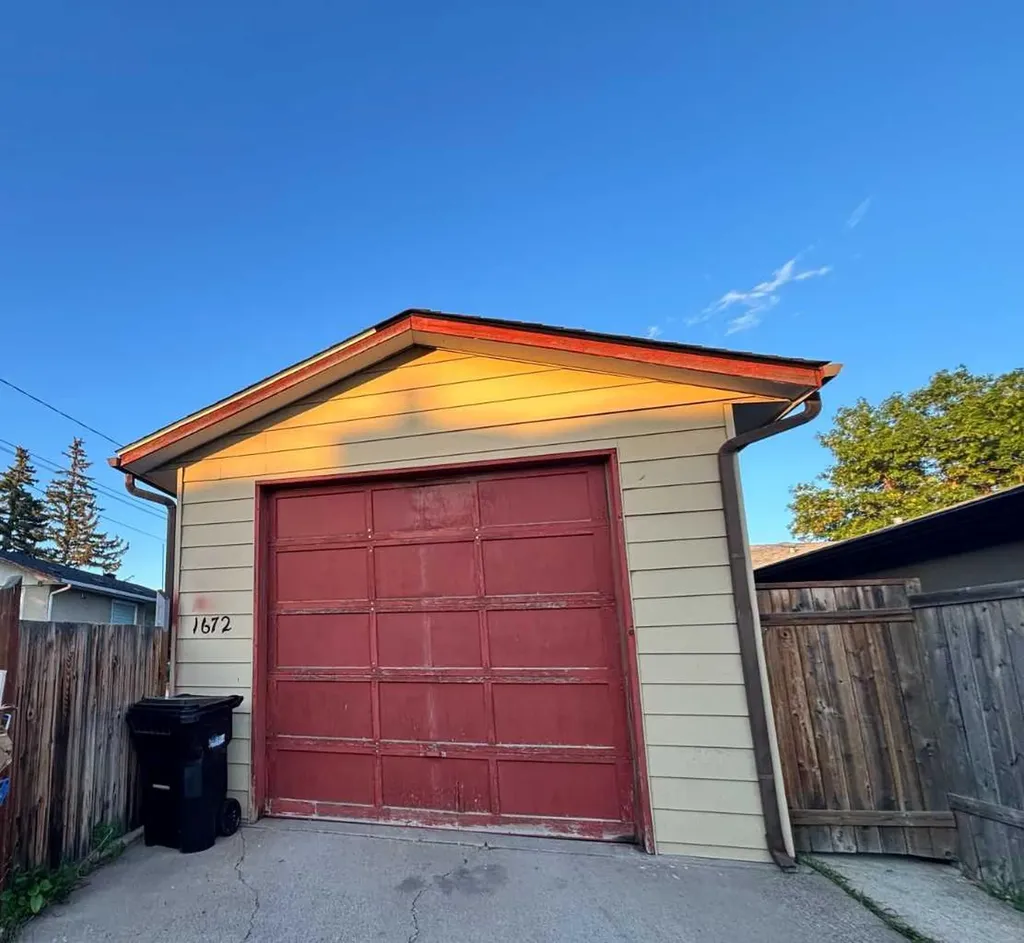 1672 Marlyn Way NE Calgary AB T2A 3K7