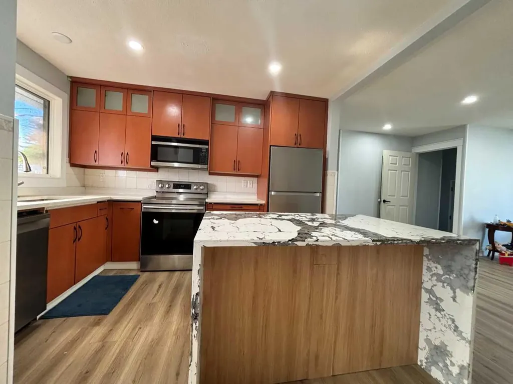 1672 Marlyn Way NE Calgary AB T2A 3K7