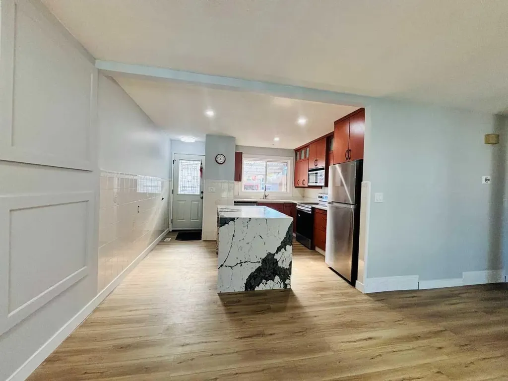 1672 Marlyn Way NE Calgary AB T2A 3K7
