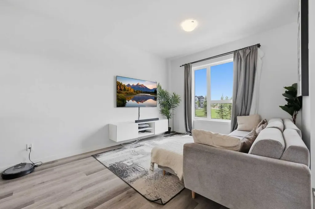 56 Evanscrest Manor NW Calgary AB T3P 2A3